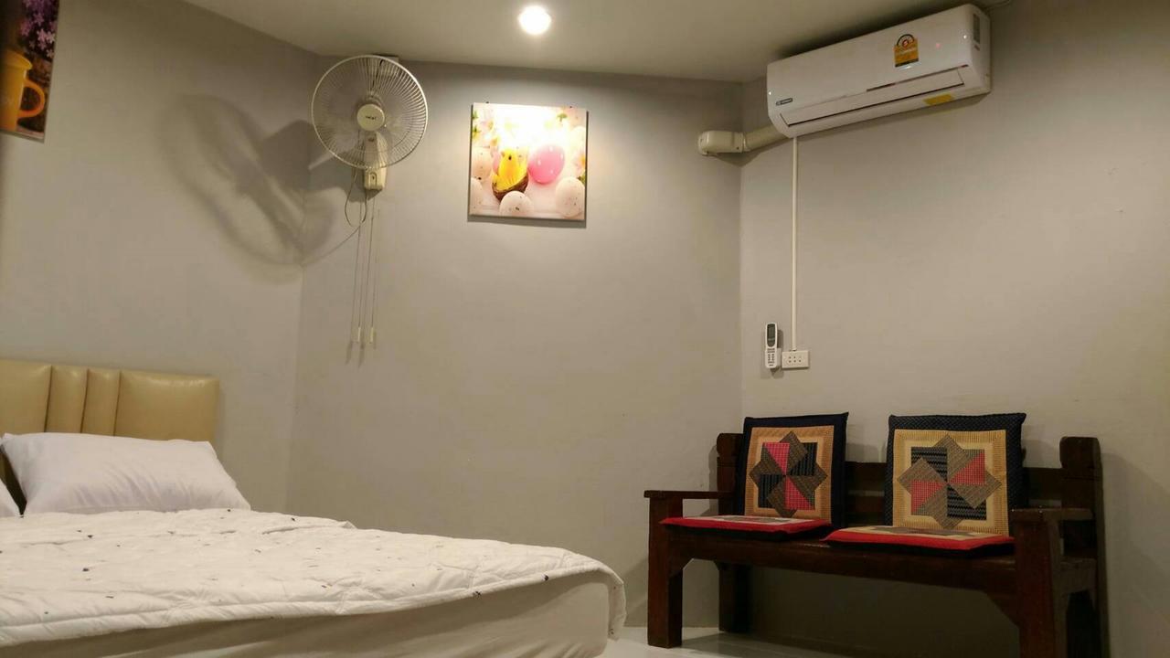 Pk Hostel Phra Nakhon Si Ayutthaya Esterno foto
